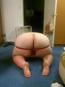 luvbigbelly:  rockhardstiffness:  Buzzednblazed…#slaveboy