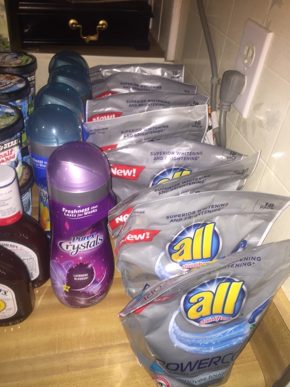 rudegyalchina:  carmdelbae:  rudegyalchina:  Took advantage of the storm stock up
