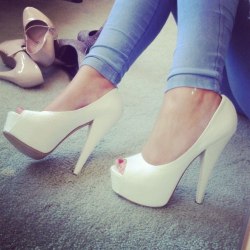 babes-in-heels:  High HeelsHigh Heels on