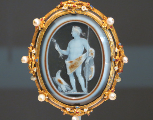 ageless-inspiration: Cameo Portraying a Roman Emperor as Jupiter. Roman. 41/54 A.D. Frame: Ital