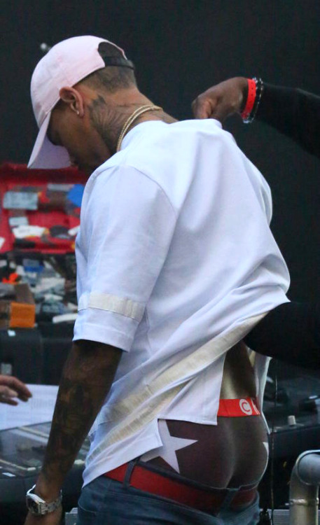 dougthetae: Ain’t nothing like this!!!! #sagging with a fat ass!!