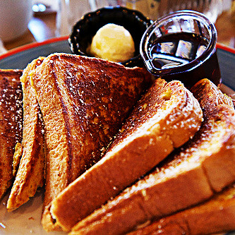 everybody-loves-to-eat:  french toast requested by anonymous