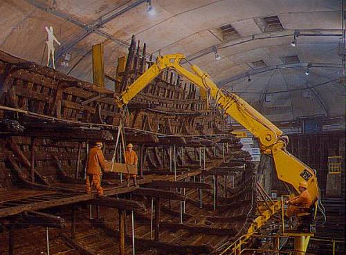 The operation to raise Henry VIII&rsquo;s ship, The Mary Rose took place today in 1982.Built in 1510