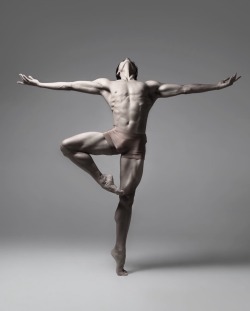 pas-de-duhhh:Chun Wai Chan first soloist with Houston Ballet photographed by Taylor-Ferne Morris