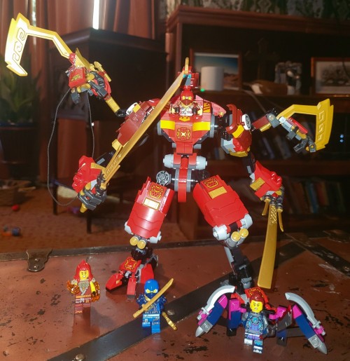 HERES THE FINISHED LEGO SET!! It So Preppy