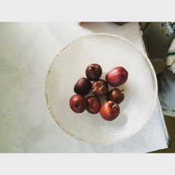 Out of a bag of plums that&rsquo;s all mom left for me 😭😭 (at Ottley Hall)