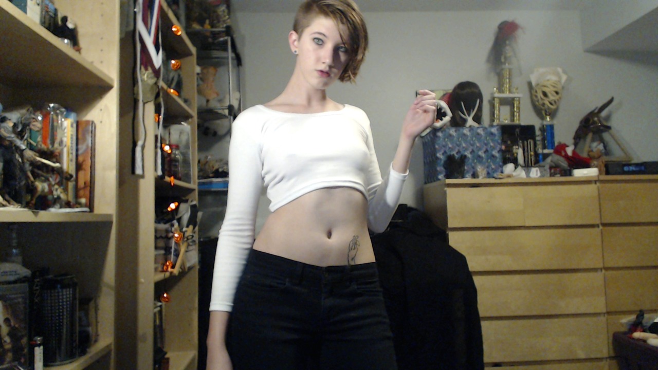 littledollygingersnaps:  littledollygingersnaps:  Hey friends! I want comics and