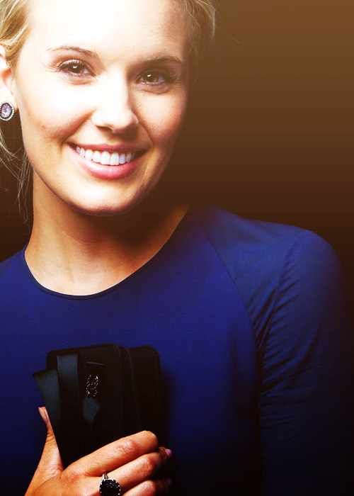 001/100 Maggie Grace