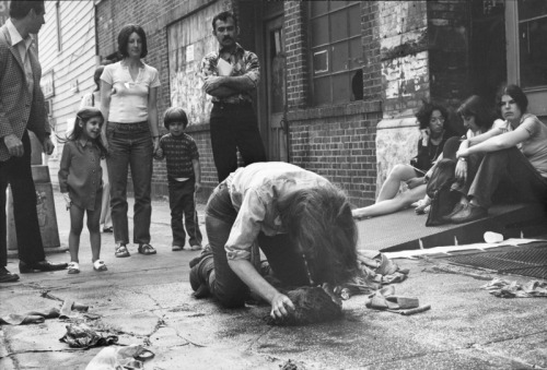 cavernedeplaton: Mierle Laderman Ukeles, Washing, performances 1973-73.