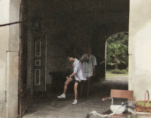 dekaohtoura:Bts of course
