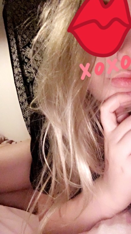 bigirlshavemorefunx:  Horny and bored af. Any girls wanna keep me company??  Oh hey 