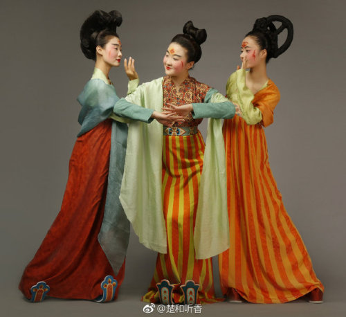 dressesofchina: Recreated  dancers based on Tang dynasty dolls