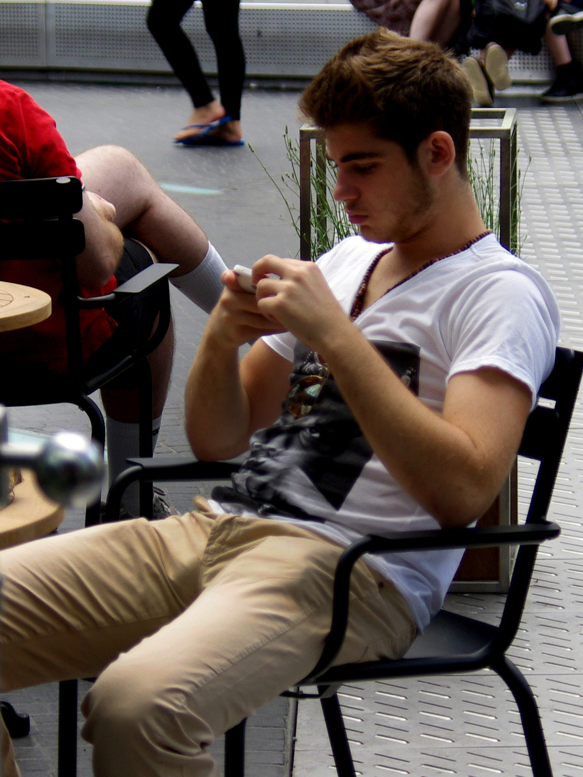 guys-with-bulges:  Mmmm. I see a mushroom head.