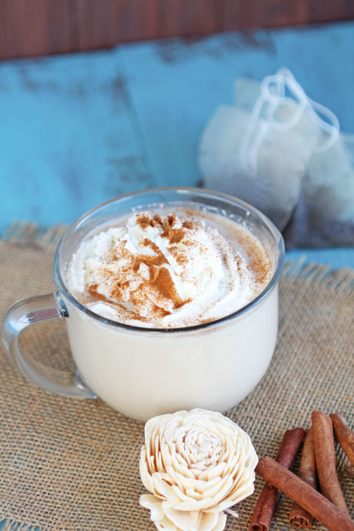 foodffs:Chai Tea Latte at Home for OneReally nice recipes. Every hour.