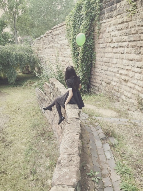 sadgh0sts:  curiouser and curiouser 🎈 