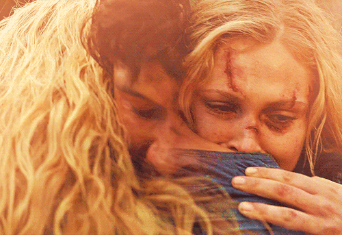 November 19th, 2014 - Happy 8th Year Bellarke Hug Anniversary "Now There's Something I Thought I'd Never