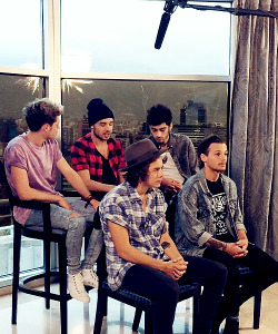 mr-styles:  onedirection: The guys doing some interviews 