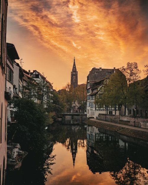 utwo:Strasbourg France by :© Travel with Adrien