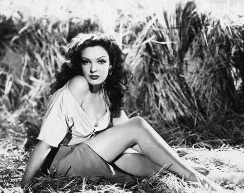 Porn photo Linda Darnellhttps://painted-face.com/