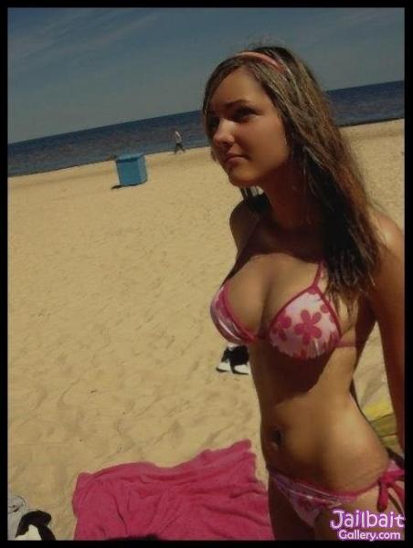 Pretty girl non nude teens