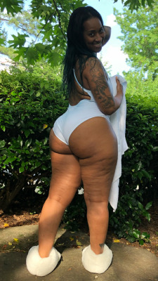 bless757:  reddmann:  My Baby Trina Thickk n Juicy 😍😍😍😍  You definitely will get serve anytime 👀👅🔥🔥🔥👋🏾👋🏾👋🏾👋🏾🍆😎