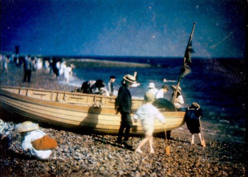 collectorsweekly:  Experimental color photographs taken around Brighton, England, by Otto Pfenninger, 1906.