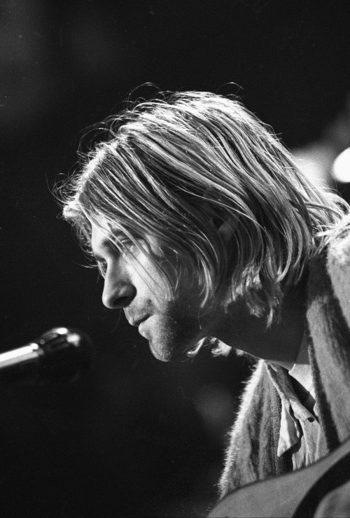 Porn  On November 18, 1993 MTV Unplugged in New photos