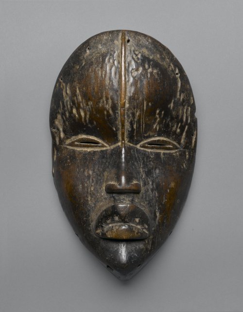 Dean gle mask of the Dan people, Côte d'Ivoire or Liberia.  Artist unknown; late 19th or early 20th 