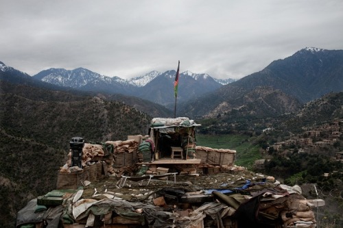 majorleagueinfidel:  US Army soldiers serving in the Korengal Valley of Afghanistan’s Kunar Province. Images by Adam Ferguson. 