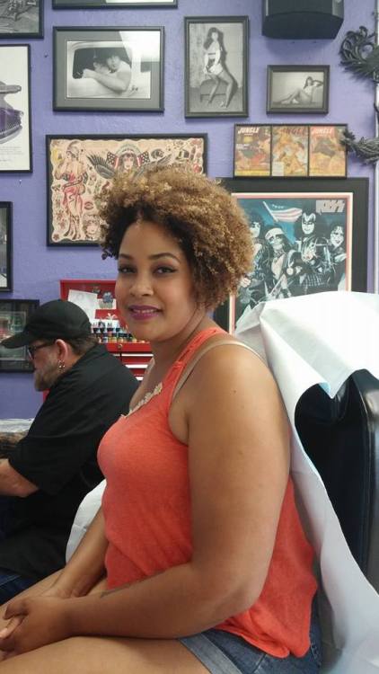 iamthisfat: This is me. I am this fat. My sister took this picture of me. We were at a tattoo parlor in Kansas. Our bel