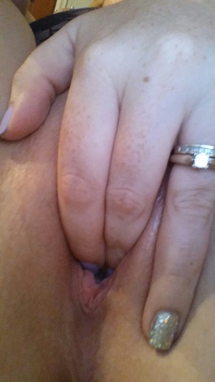 thehornywifenextdoor: Freshly shavin pussy. To bad hubby isn’t here to slide that dick of his in me.