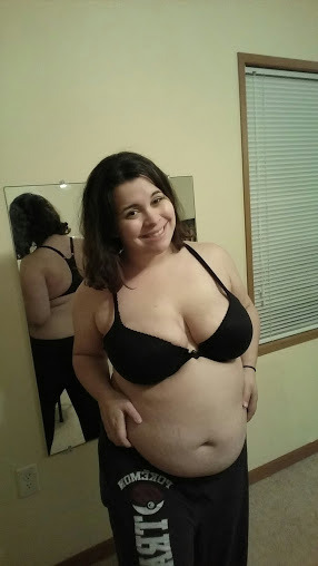 jigglypuff-fe:  feeling ginormous after stuffing myself with 12 corn dogs :)thanks