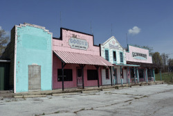 beautyofabandonedplaces: Nostalgiaville, USA (Kingdom City, MO) [OC/OS] [6000x4000]