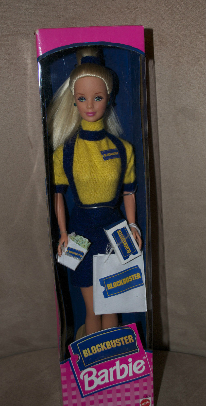 notquiteapinup:  Awwwwww. This was a thing?Lordy, I hated that job.