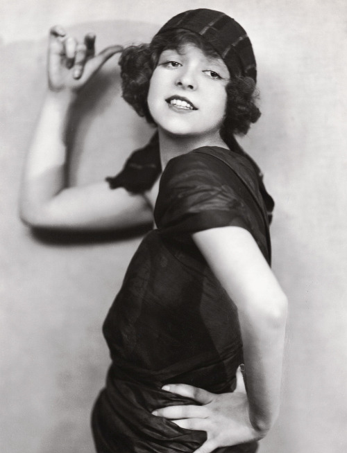 clarabows: Sixteen year old Clara Bow in 1921.