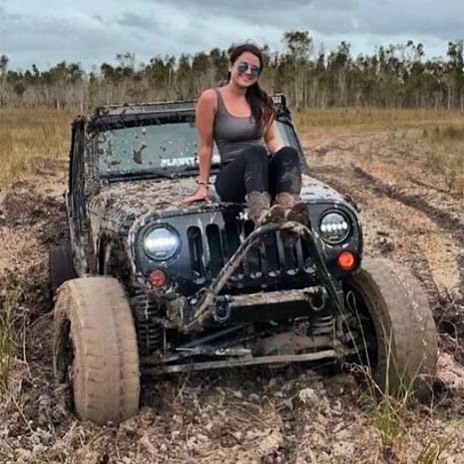 jeepbeef: @daniboo14 www.jeepbeef.com _________ #jeepher #jeep #jeeplife #jeepgirl #itsajeepthinghtt