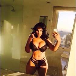 evans601:  #mamacitamonday: Ayisha Diaz @ayishadiaz