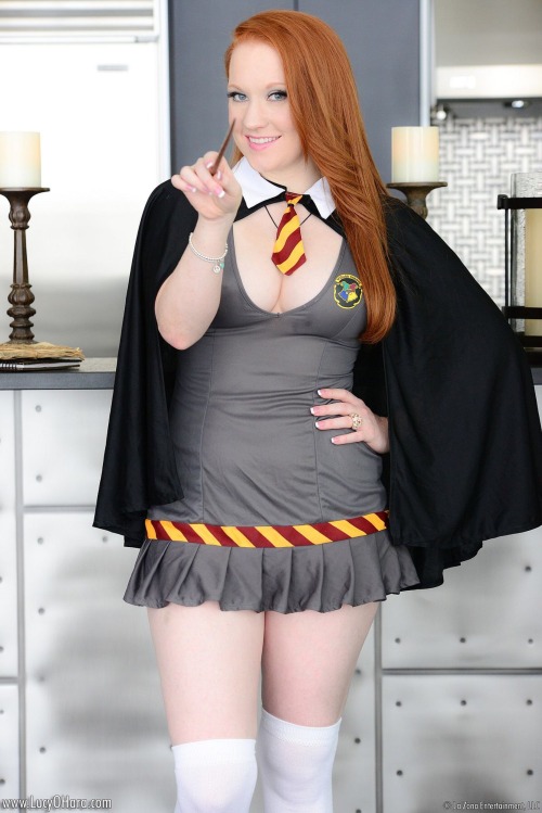 sexy-cosplay-scroll:  Lucy Ohara in Harry Potter gear