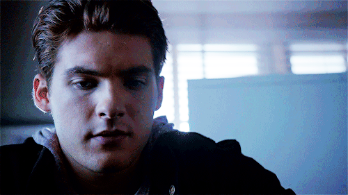 theosraeken:endless gifs of theo raeken 1/?