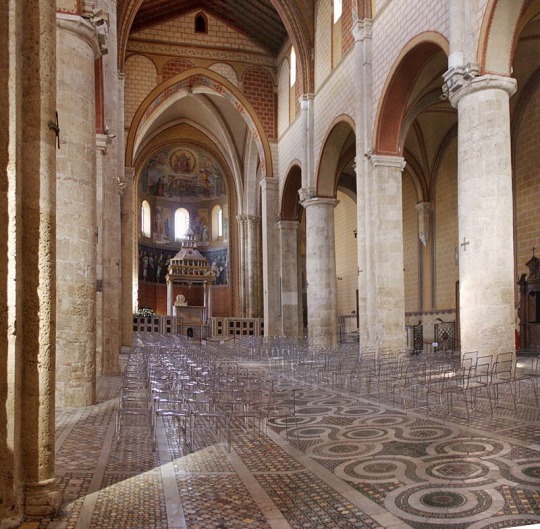 malemalefica:   ‪The beginning of the construction of the Cathedral of Anagni (Italy) in its current form dates back to San Pedro de Salerno,bishop of Anagni from 1062 to 1105. The most remarkable is its crypt, which they call the Sistine Chapel of