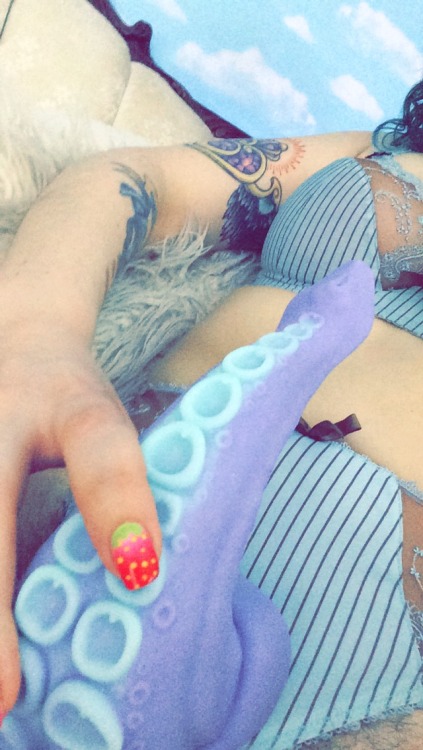 vallie-beuys: One of my favorite lingerie sets. And my tentacle!videos | clips | streamate | twitter