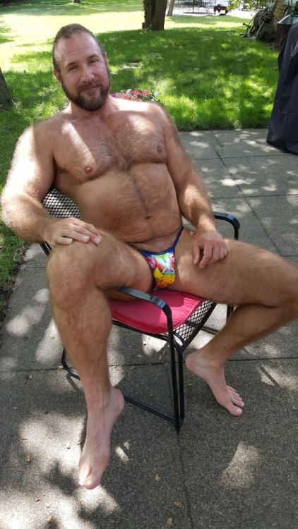 boatinrob: Multi-color suit Perfect sized cock for that pouch and I’d have no problem explorin