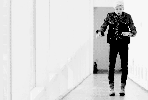 jung-koook:    DANCER Rap Monster and his little dance.  