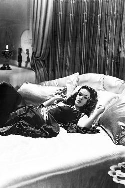 sharontates: Gene Tierney in Sundown (1941)