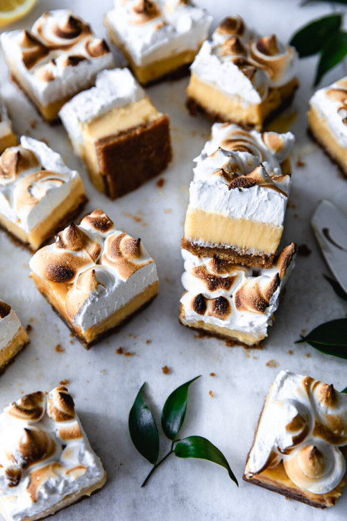 sweetoothgirl:    Lemon Meringue Pie Bars