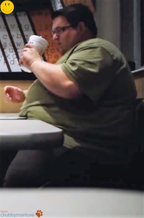 chubbymanlove:  Keep reading It&rsquo;s getting harder to fit all that fat in that seat but it&a