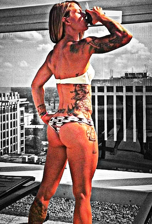 onlyfitgirls:  Christmas Abbott