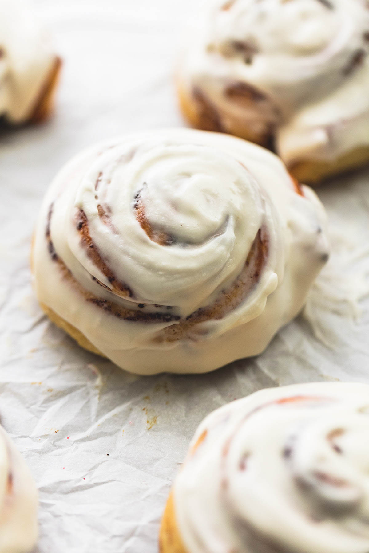 sweetoothgirl:   BEST CINNAMON ROLL ICING  