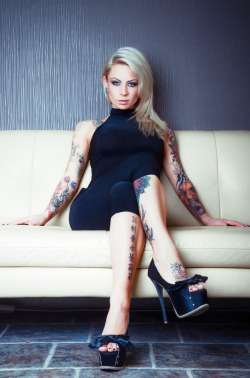 sexytattooedgirls:  www.sexytattooedgirls.co.uk