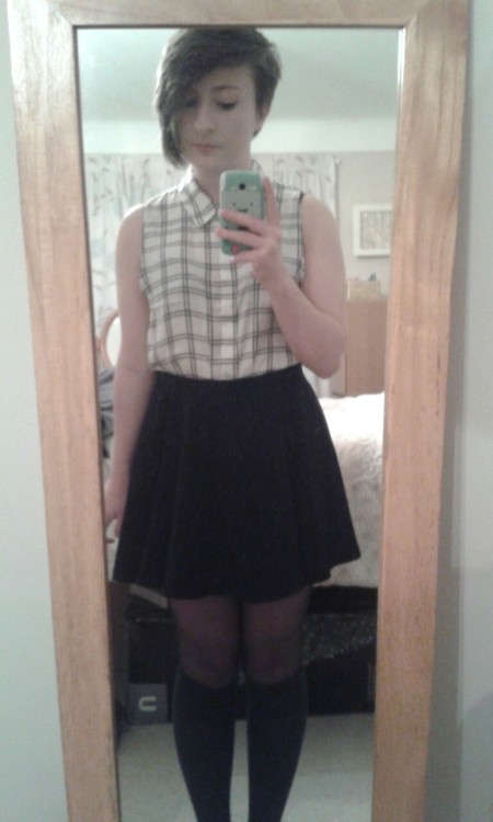 hyrulehobbit:Tonight’s look is brought to you by the letter cute.you are super cute and so is the ou